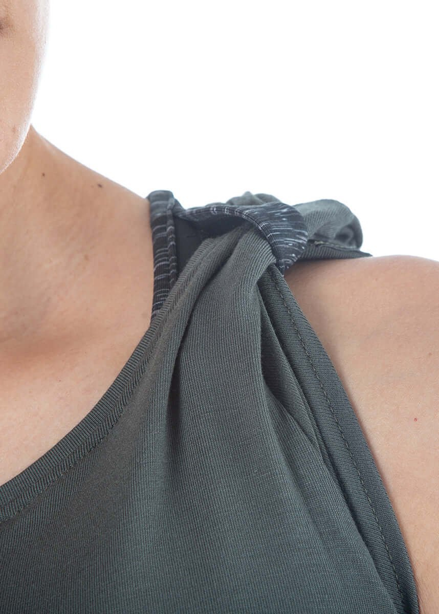 Activloops™ Sports Bra featured strap that keeps your sleeves up
Two layers of comfortable and dry wicking fabric
Soft inner lining on fabric for added comfort