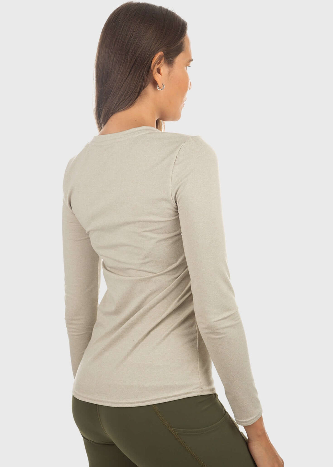 Super soft SoftTech™ Pro Relaxed fit, crew neck Lightweight &amp; breathable fabric 4-way stretch Built-in UPF 50 for sun protection Perfect workout top or casual wear