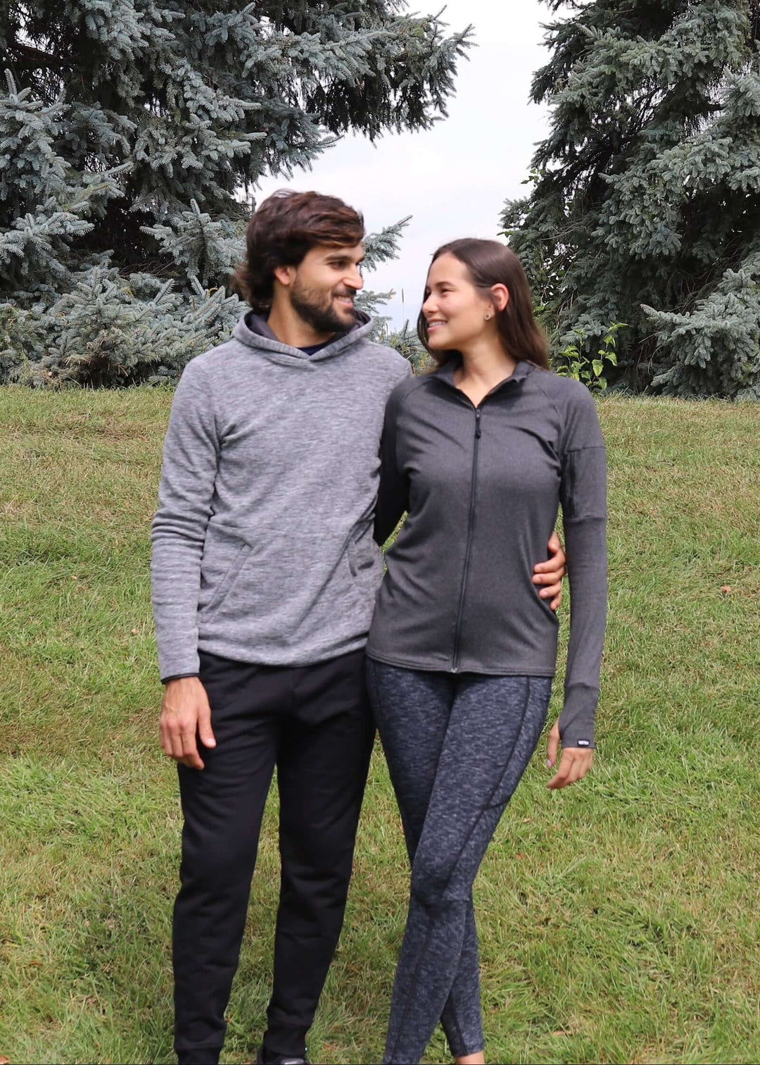 WSI’s warmest base layer shirt is designed to keep you comfortable in temperatures from -20° to 50°. Lined entirely with HEATR® fabric, it provides exceptional warmth throughout. This jacket features a full zip for easy layering, a handy sleeve pocket for essentials, and thumb holes for added warmth and comfort. Proudly made in the USA, it combines dependable quality with superior performance.