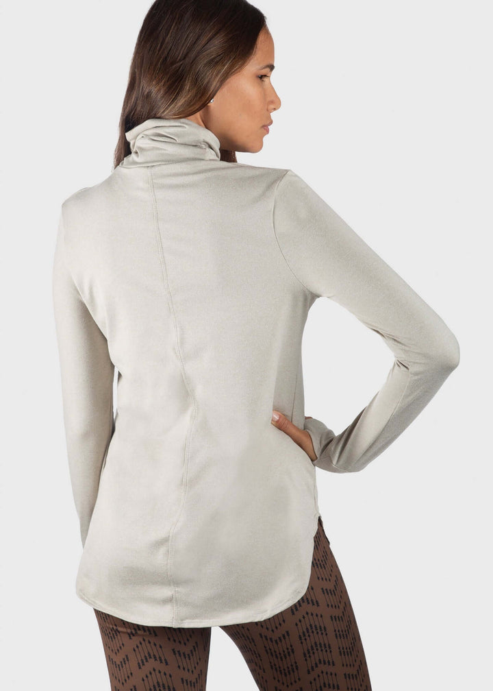 Experience unmatched warmth and comfort with the SoftTECH™ HEATR® Tunic by WSI Sportswear. Designed in the USA as a relaxed-fit base layer, it keeps you cozy in temperatures ranging from 0° to 75°F