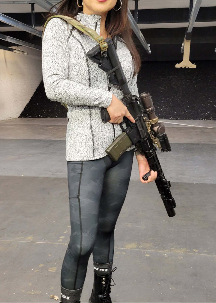 Feel the freedom to move with the 4-way stretch fabric that provides ultimate flexibility, durability, and comfort. The wide waistband comes with built-in elastic for a secure fit while you conquer the outdoors in your Blackout Camo Pocketed Leggings. With deep side pockets and no inner leg seam, you&