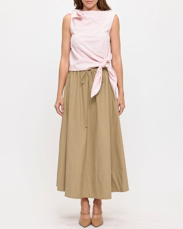 Made in USA. Discover a khaki 100% cotton poplin maxi skirt with a gathered drawstring waist and graceful, flowy silhouette. Sizes S–L.