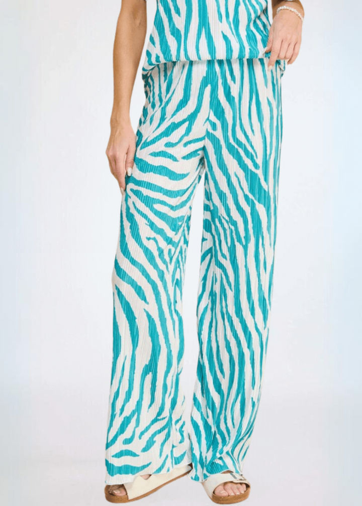 Turquoise Zebra Pleated Set Collared Short Sleeve Top Elastic Waist Bottoms Pleated Pants Crinkled Fabric Very Lightweight 100% Polyester Made in USA
