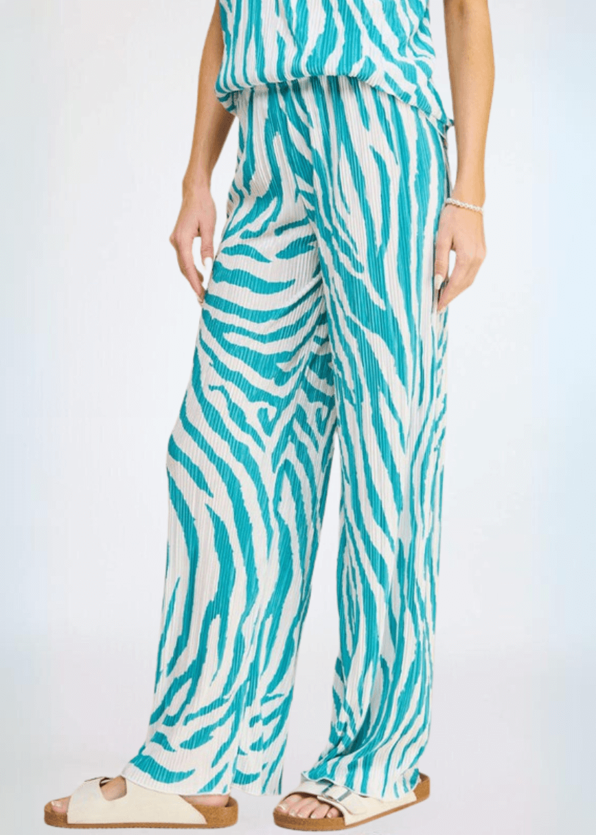 Turquoise Zebra Pleated Set Collared Short Sleeve Top Elastic Waist Bottoms Pleated Pants Crinkled Fabric Very Lightweight 100% Polyester Made in USA