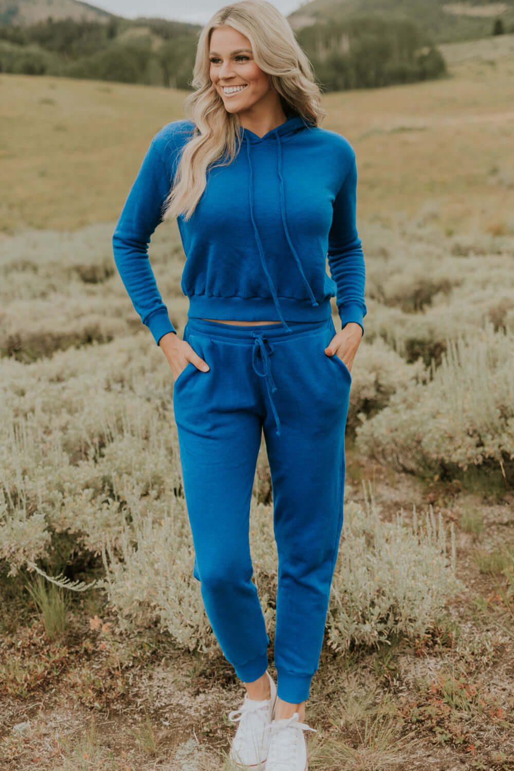 This vintage inspired joggers are made from light-weight 100% organic cotton. Wear this on a cozy coffee date or a movie night in with friends.