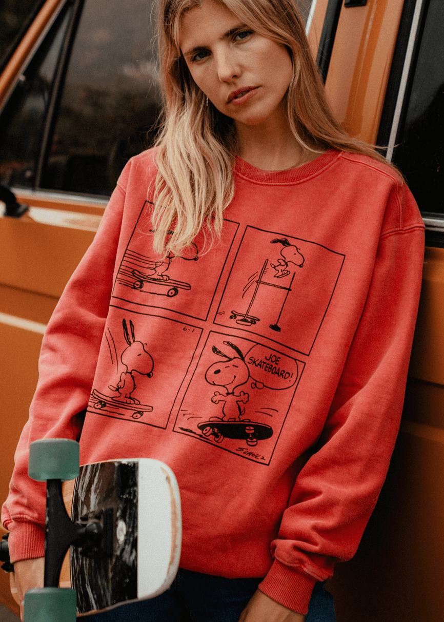 Embrace sustainable charm with our Vintage Snoopy Sweatshirt, part of our Peanuts Sweatshirts collection. Featuring Snoopy&