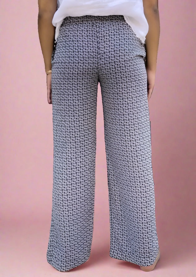 If She Loves Ladies Vintage Flower Pattern Relaxed Fit Pull-On Style Pants with Elastic Waist in Navy &amp; White | Made in USA | Women&